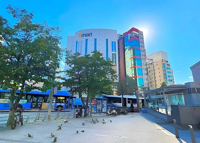 Sinchon Lets 3* Seul