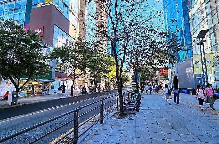 Hotel Sinchon Lets 3*